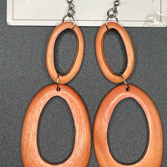 New Earrings Bayong wood Unique design dangle earrings. Lightweight material - Picture 2 of 3